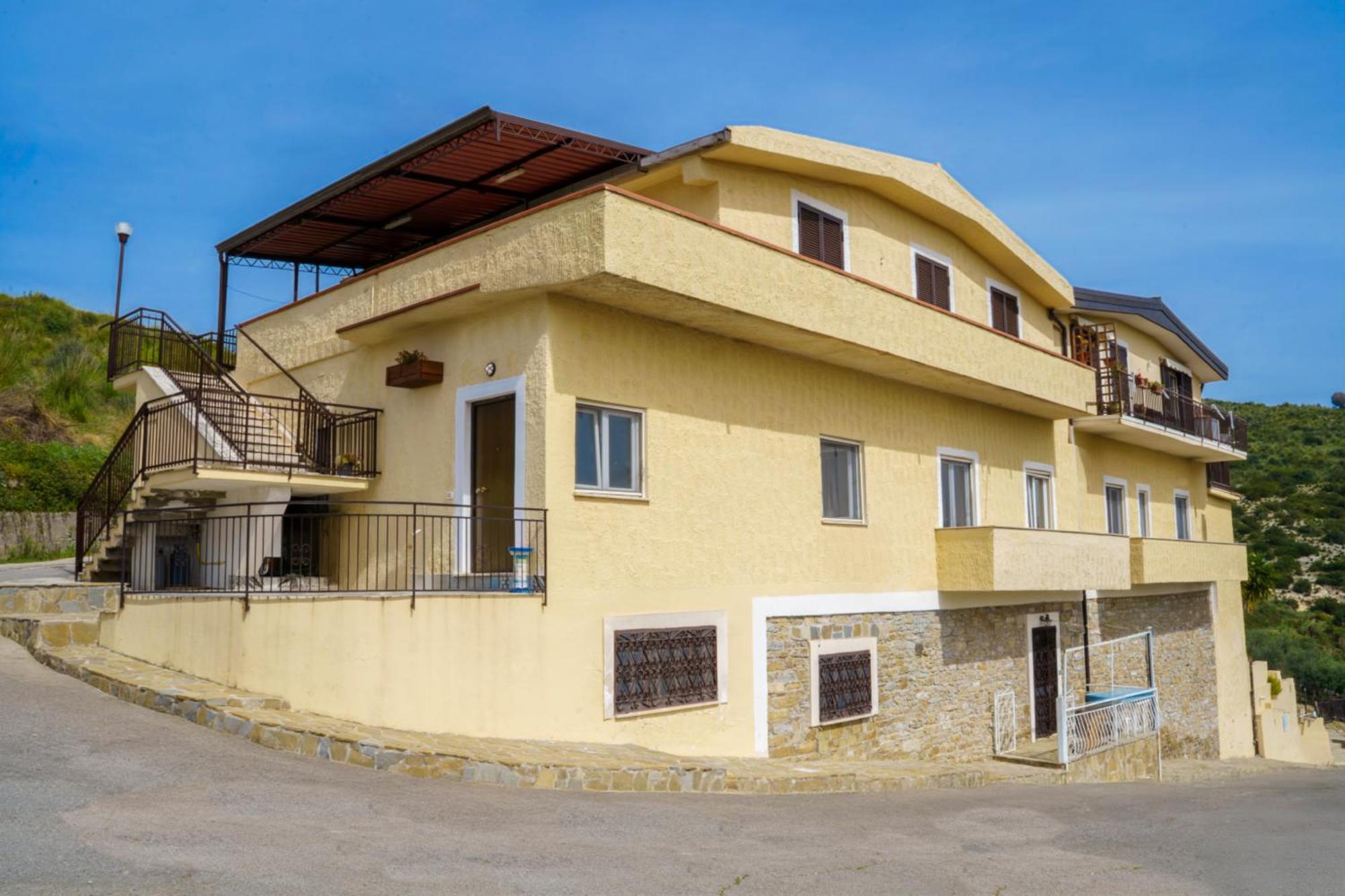Il Panorama Housing Cilento Aparthotel Santa Maria di Castellabate Bagian luar foto